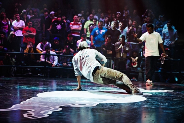 B-Boy Kaku – мастер power moves B-Boy Kaku – мастер power moves