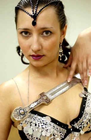 Sword - танец живота (belly dance) с саблей Sword - танец живота (belly dance) с саблей