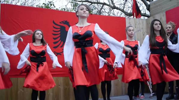 Албанские народные танцы Албанские народные танцы