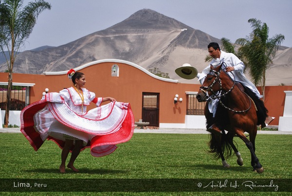 Испанский танец в Перу