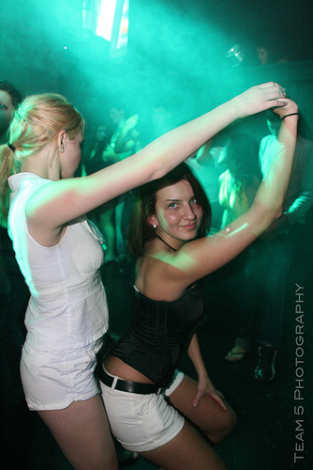 Современные клубные танцевальные стили или что сейчас модно танцевать Современные клубные танцевальные стили или что сейчас модно танцевать